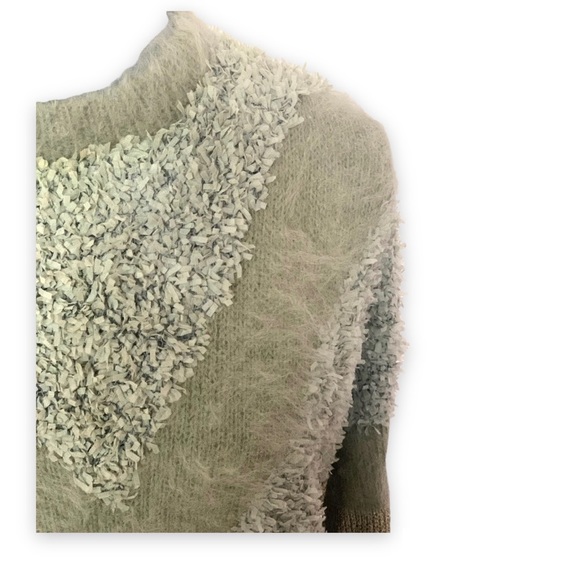 Vintage Hand-Knit Angora Sweater - Picture 5 of 6